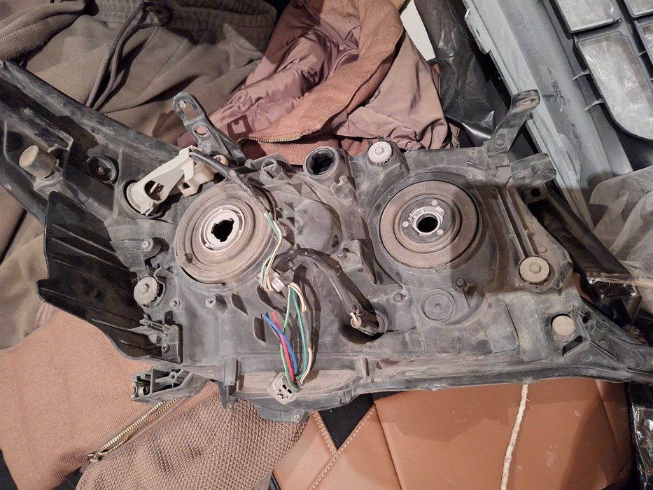 фара передняя левая Land Cruiser 200