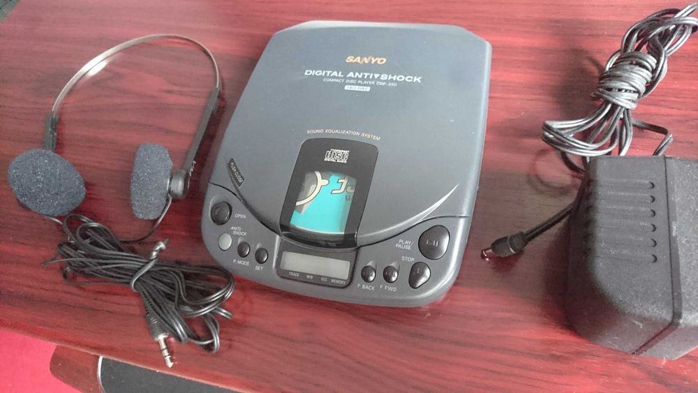 Sanyo ,old school vintage cd player