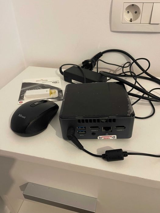 Mini PC intel NUC7 Canyon CPU Celeron2Ghz 8Gb RAM DDR4 128Gb-SSD Win11