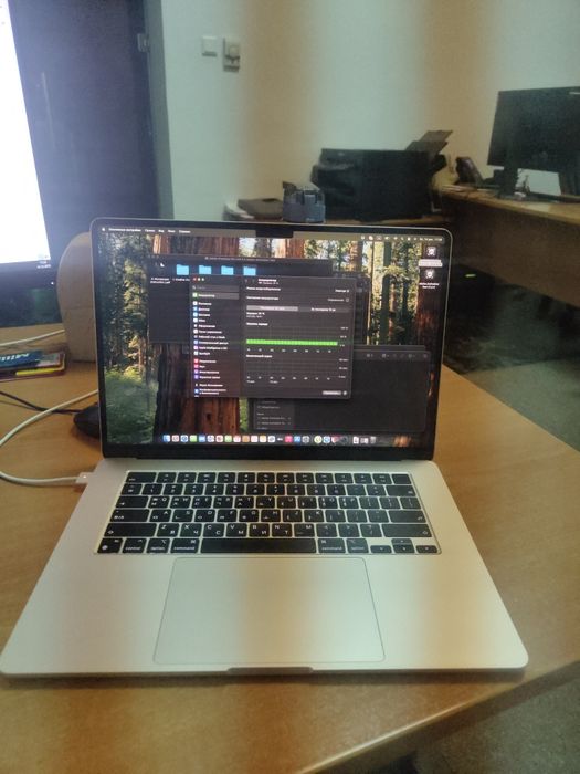 Продам Makbook M2 air 15 16/512 silver gold