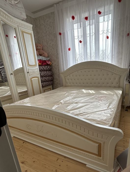 Спальный гарнитур