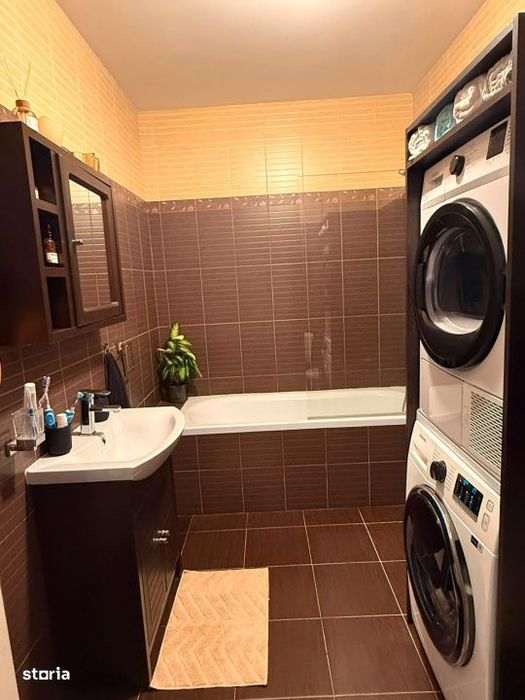 De vanzare apartament cu 3 camere zona str Ioan Rusu