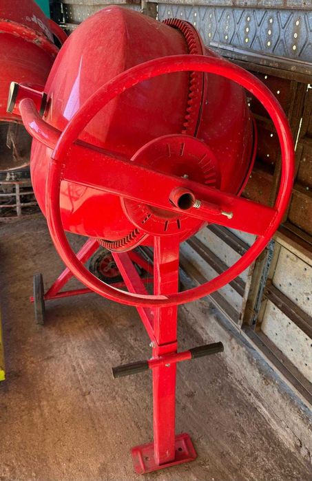 Inchiriez diverse scule pentru constructii, pret avantajos !