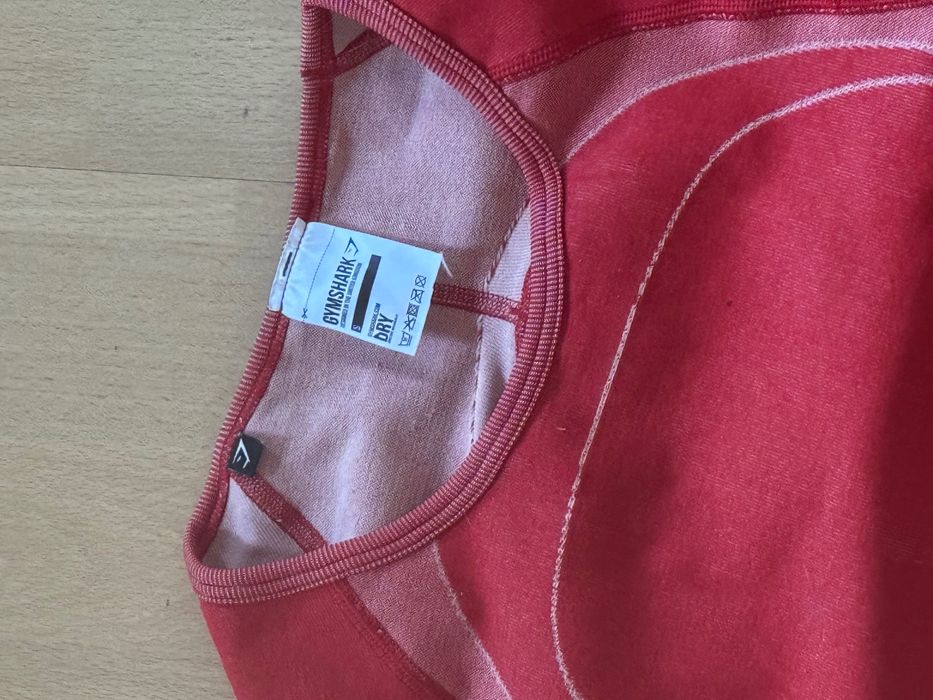 Gymshark Crop Top Original – Mărimea S – Model Sport Premium