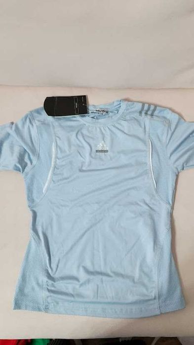 Lot de haine marimea S/M,colanti,tricou,2 sepci