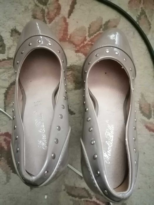 Pantofi pumps nude mărime 40