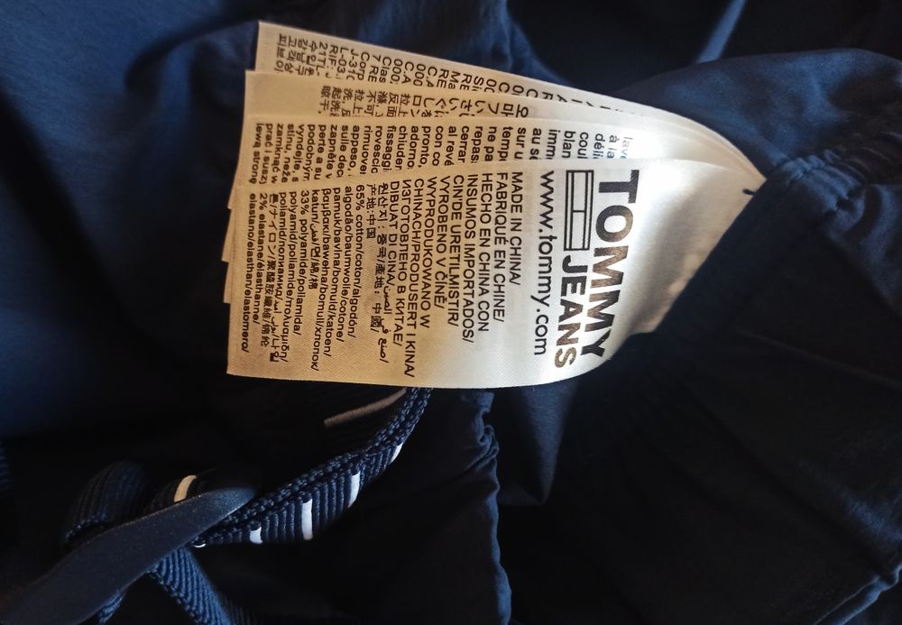 Pantaloni de firma pentru barbati si bluza pentru adolescente