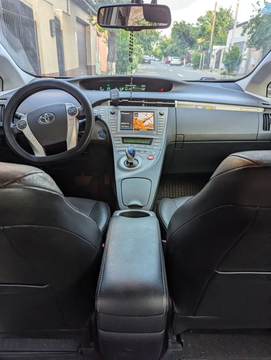 Toyota prius plug-in hybrid