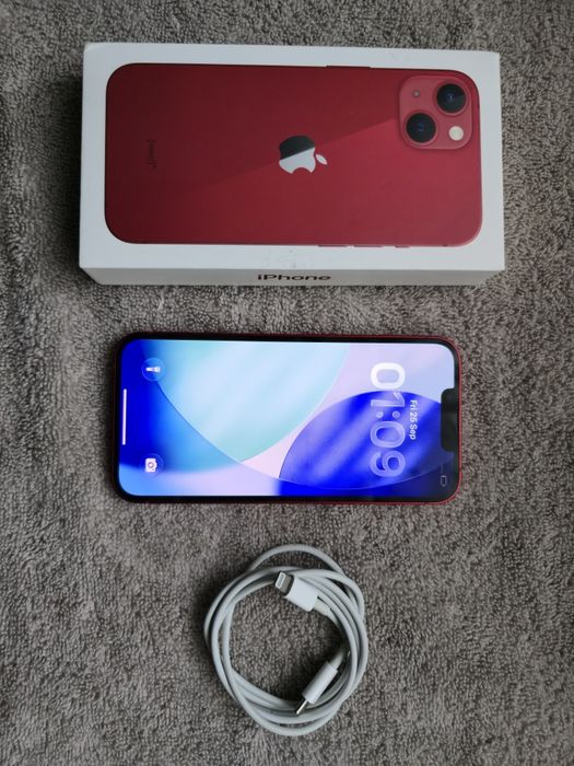 Iphone 13 81% baterie 9/10