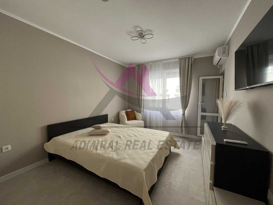 Страхотен тристаен -Лятно кино