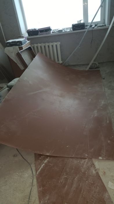 Отдам шифонер шкаф и лист ДВП