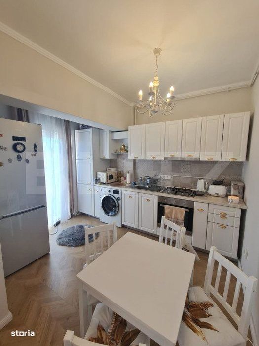 Apartament cu 3 camere, lift, parcare, acces restrictionat