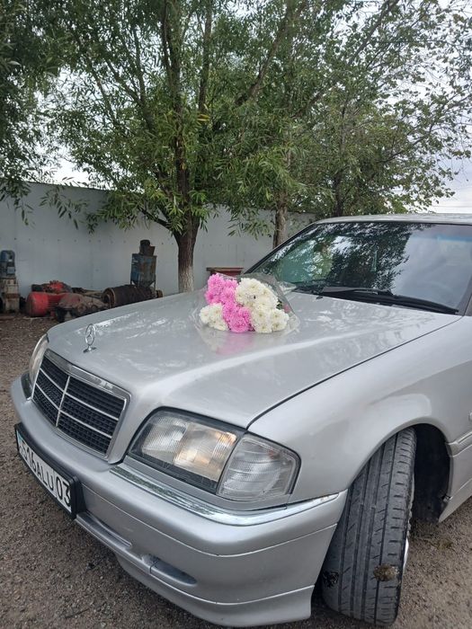 Мерседес  С180 в отличном состоянии