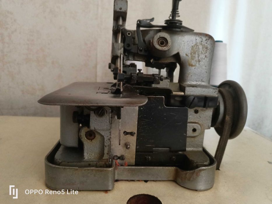 Продам бытовой оверлок