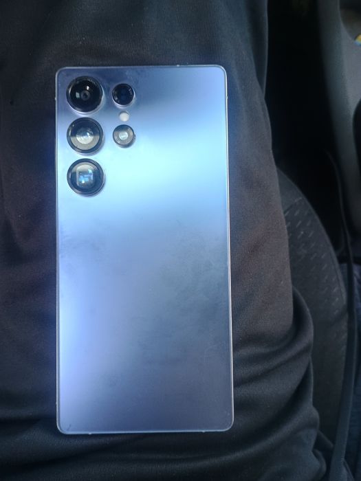 Samsung s 25 ultra! NU ESTE ORIGINAL