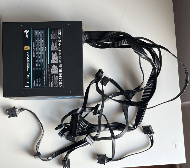 Sursă Aerocool LUX 750W 80+ Bronze