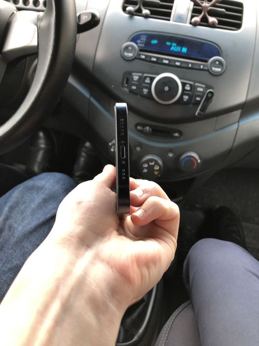 iPhone 12  4 64 srochno sotiladi holati ideal