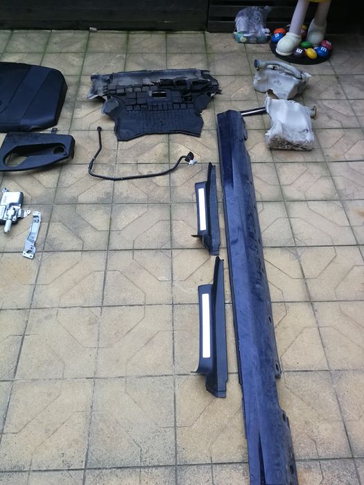 W203 останали части предна броня фейслифт