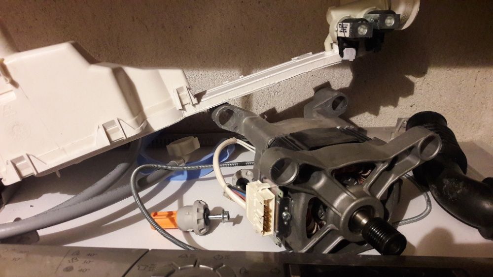 Hotpoint-Ariston ECO7 Пералня на части