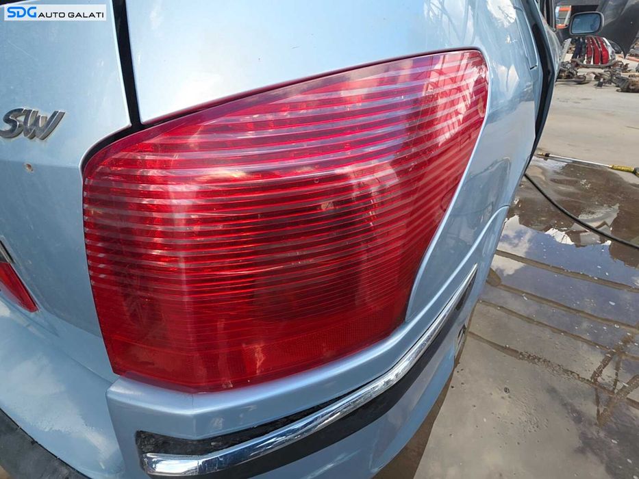Stop Tripla Lampa Dreapta de pe Caroserie Aripa Peugeot 407 SW Break Combi 2004 - 2010 [Q7833]