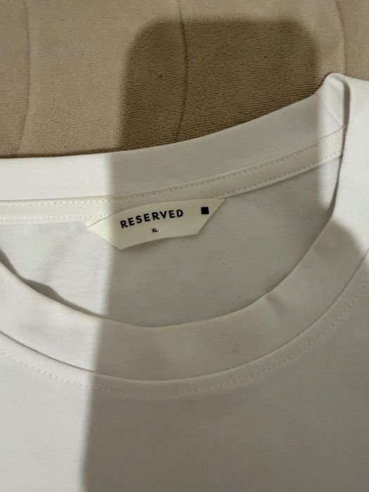 Oversized бяла тениска, носена веднъж