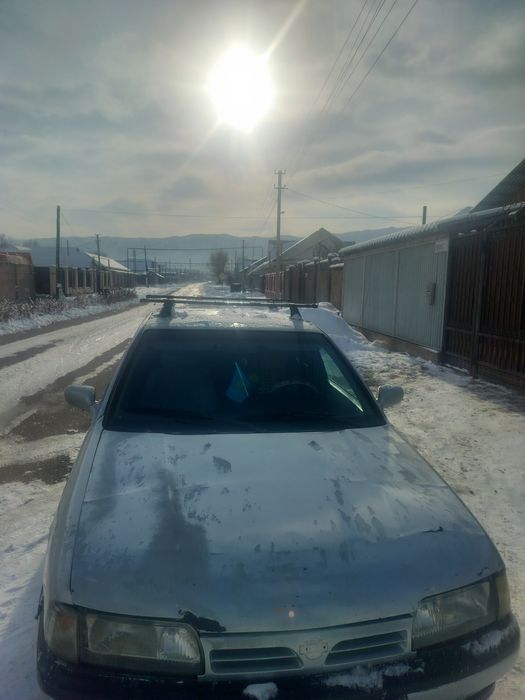 Машина Ниссан примьера