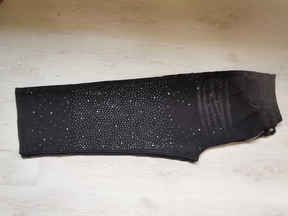 Дънки с камъни..