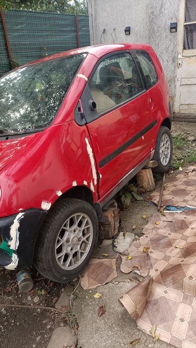 Mașină aixam 400 trebuie aranjată are carte și fiscal nu schimb preț fix