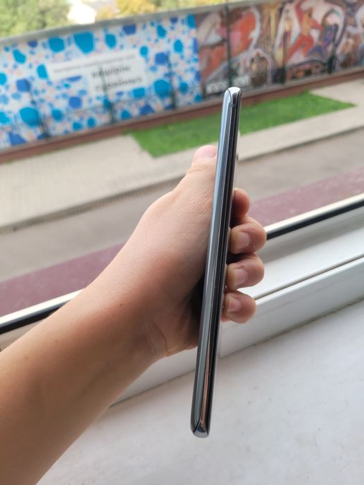 Samsung s20 128гб с торг и обменом