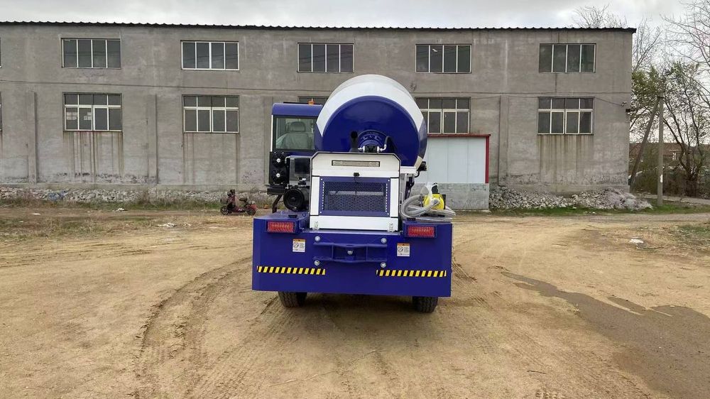 Бетоносмеситель самозагрузкой Fujiang