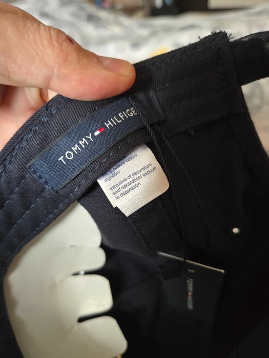 Tommy hilfiger hat чисто нова шапка