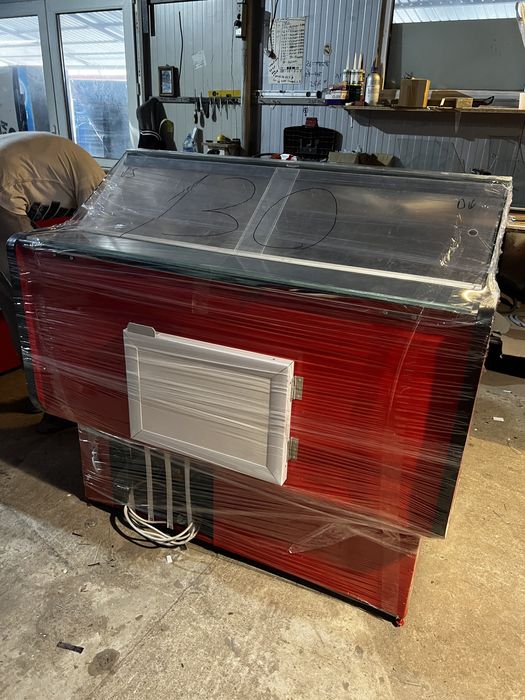 Vitrina frigorifica cu racire statica 130cm lungime x 90cm latime