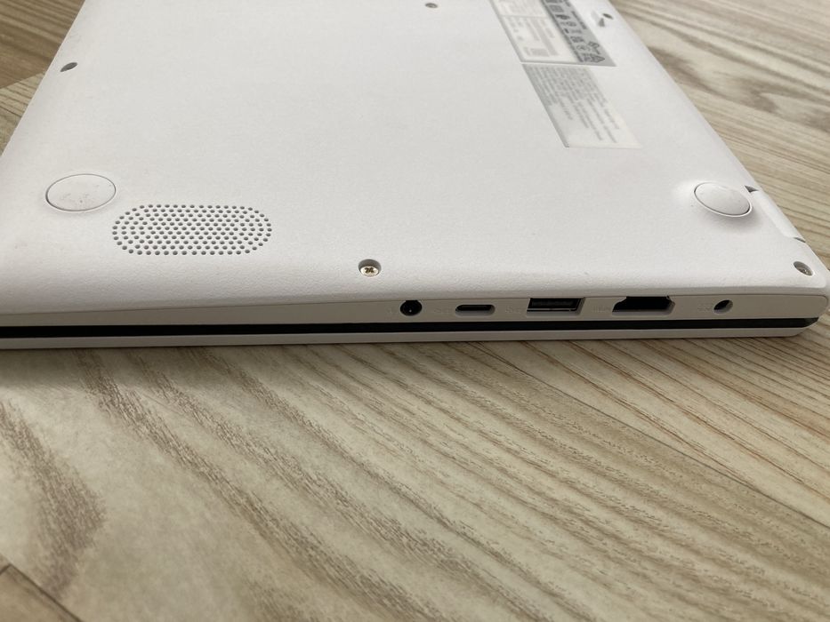 Laptop Asus • ca NOU • notebook