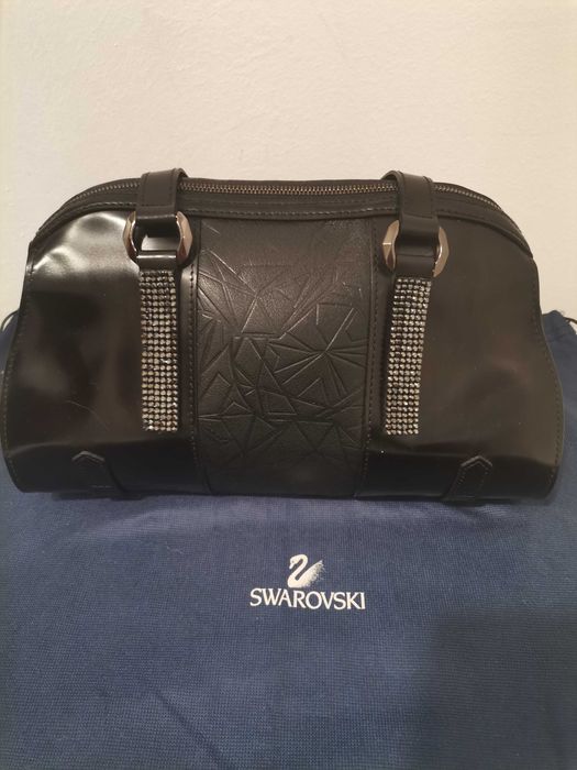 Черна кожена чанта Swarovski