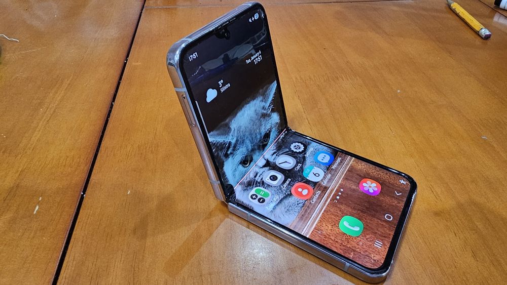 Galaxy Z Flip 4 e-sim