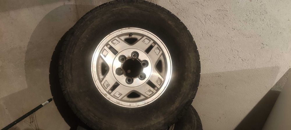 Гуми за джип с джанти Firestone 265/70/15