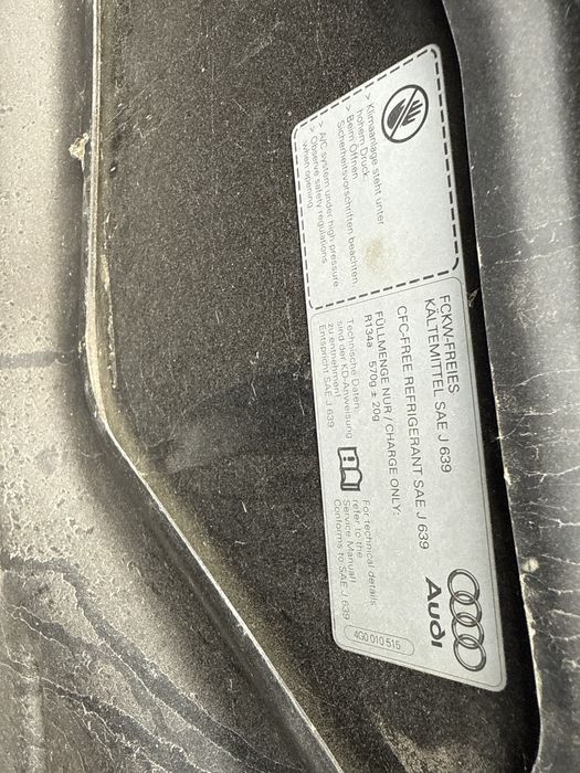 Преден капак за Audi A7 чукнат