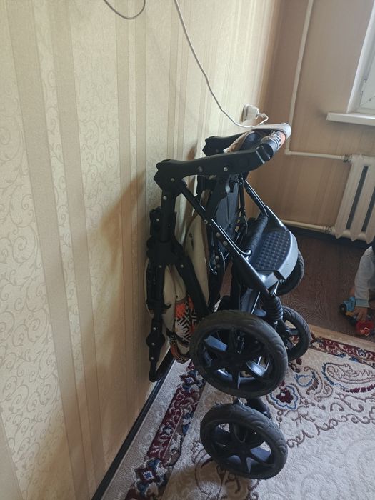 Россиская коляска 4 сезонный