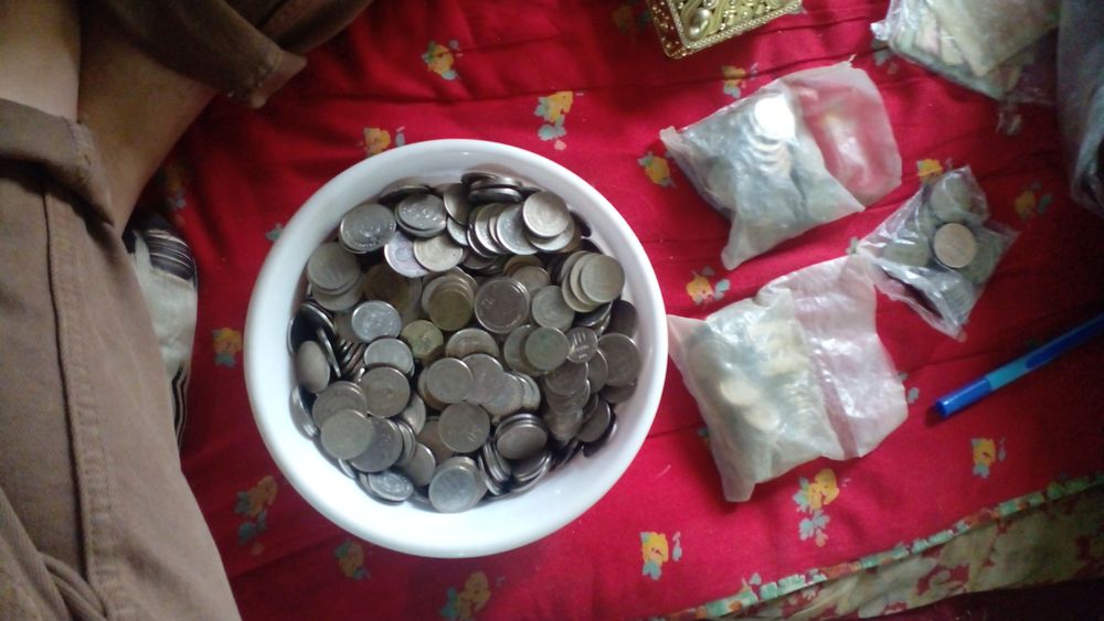 Монет  sotiladi optom