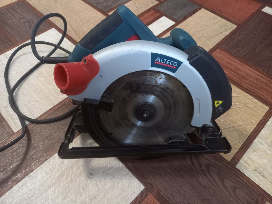 Продам циркулярную пилу ,,алттэко,,