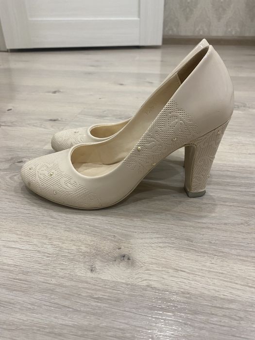 Продам кожаные туфли