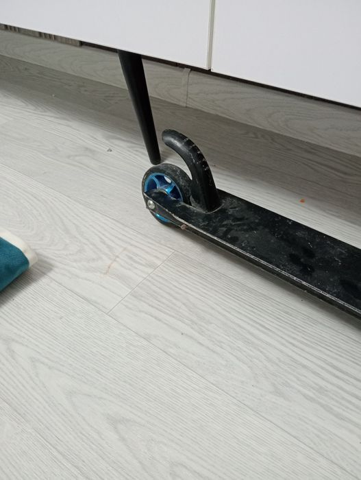 Самокат железный,трюковый