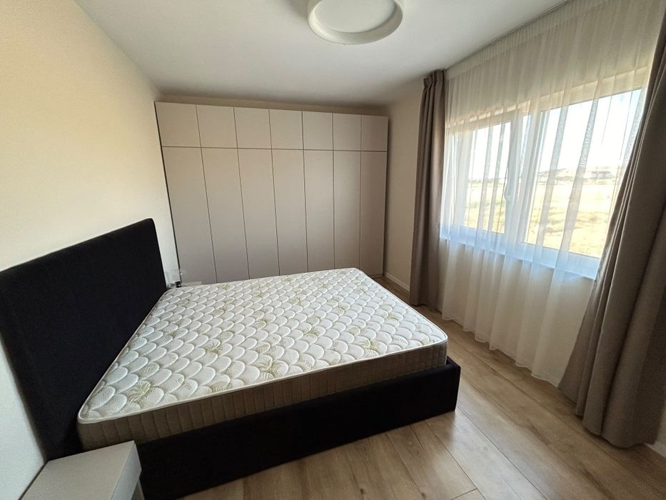 Închiriez apartament / 2 camere / NOU / etaj 1 / loc de parcare /