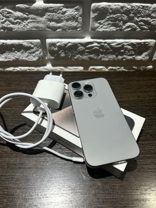 Айфон 15про на 128гб.