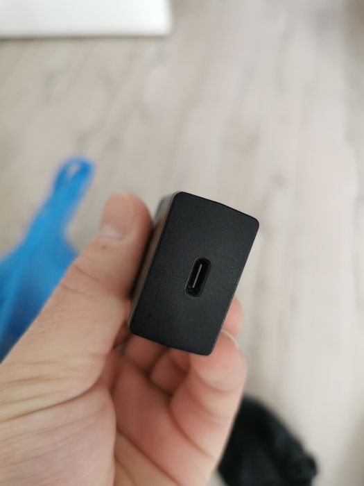 Продам зарядку от Fujifilm XT-3