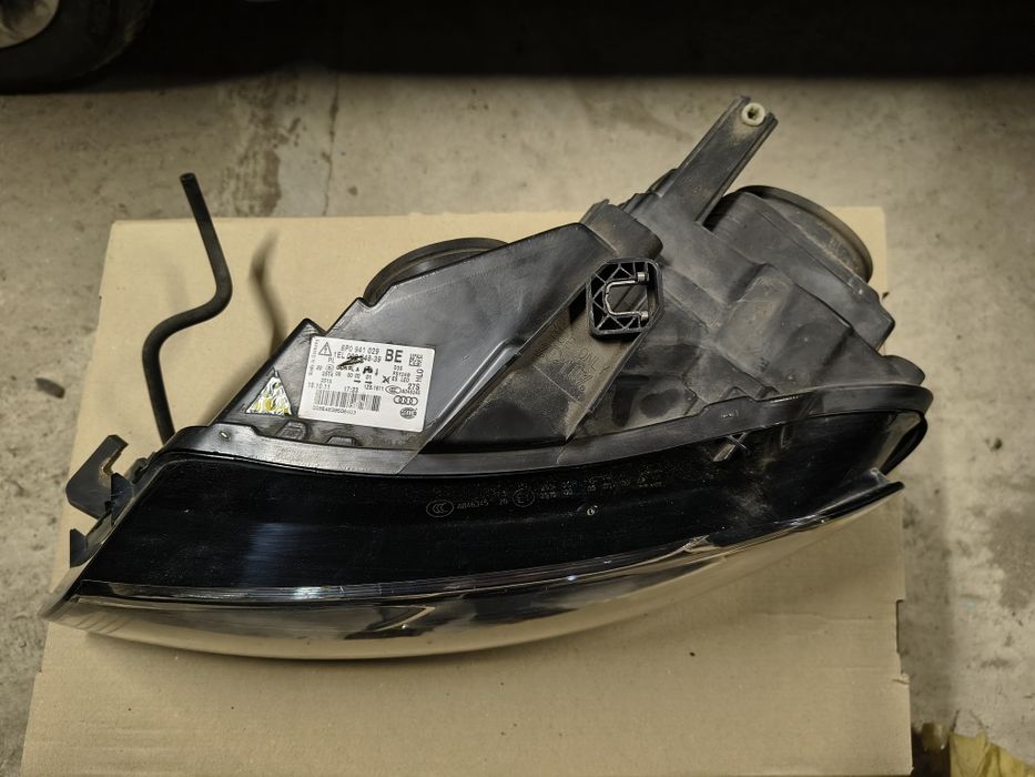 Ляв ксенонов фар Ауди А3 8П фейслифт оригинален