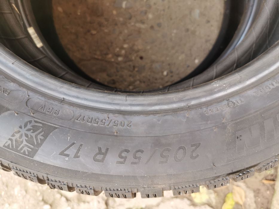 Doua anvelope de iarna Michelin Alpin 6, 205/55/17  95V  XL
