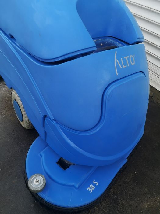 Подопочистваща Машина ALTO Clarke 36V 91ст работна ширина