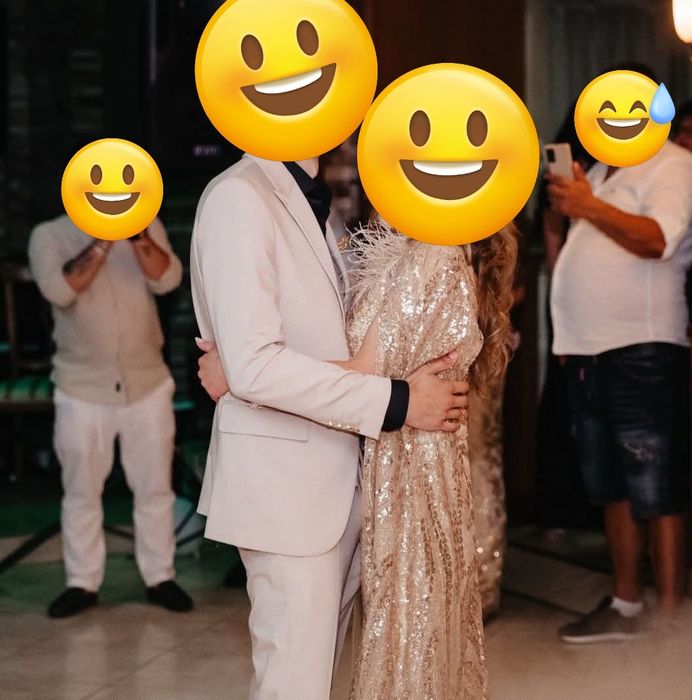 Vând costum și rochie de nași