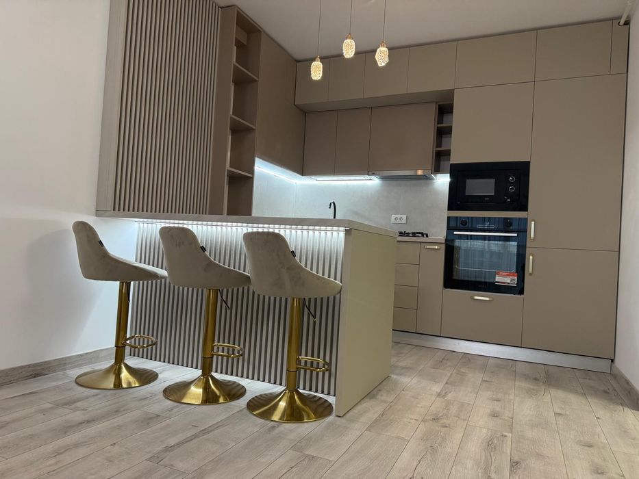 Inchiriez apartament Adora Park prima inchiriere